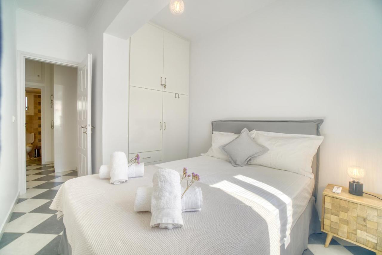 Stylish, Cozy 2-Bdr Flat In Andros Town By Explore Andros Bagian luar foto