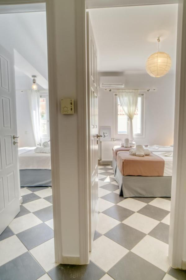 Stylish, Cozy 2-Bdr Flat In Andros Town By Explore Andros Bagian luar foto