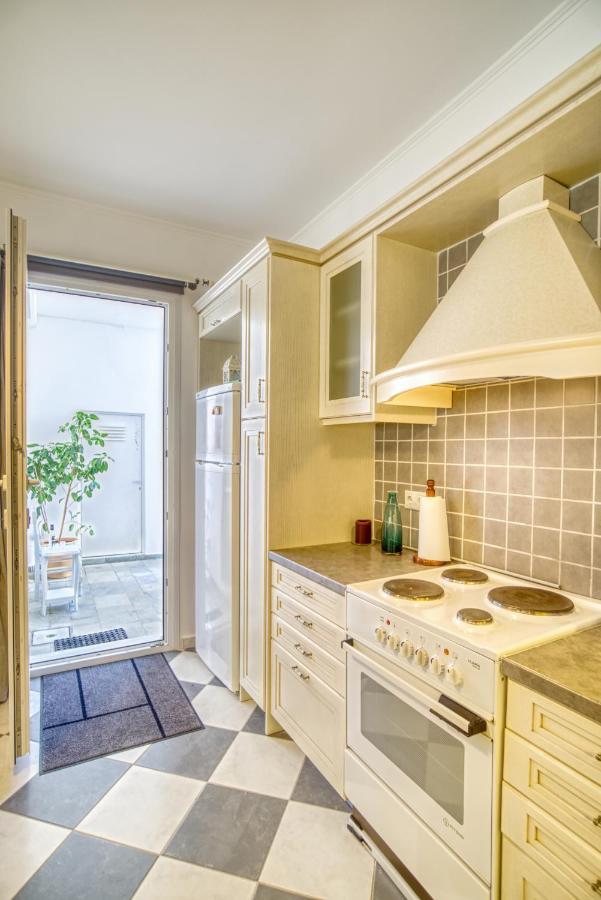 Stylish, Cozy 2-Bdr Flat In Andros Town By Explore Andros Bagian luar foto